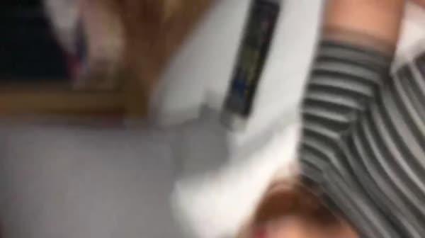 独家首发超清网路视讯：可爱型短裙制服黑木耳浴缸深喉床上激战(无水印)～13.MOV